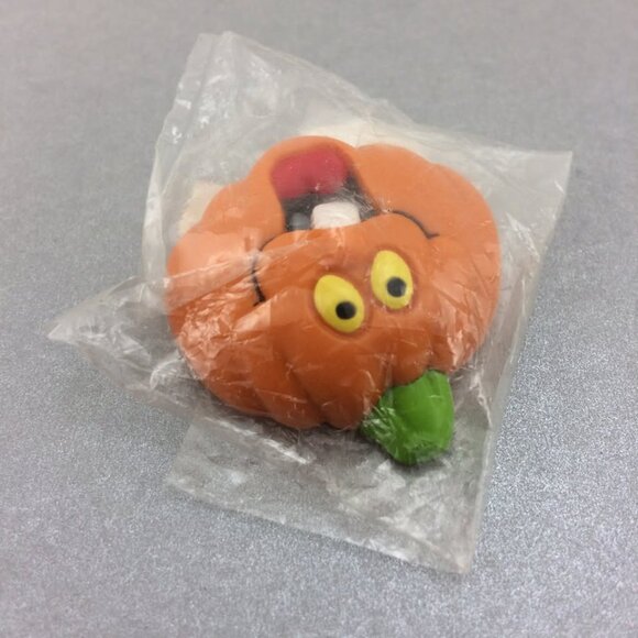 Vintage Amram RUSS Halloween Pumpkin Brooch Pin Original Packaging - Picture 3 of 9